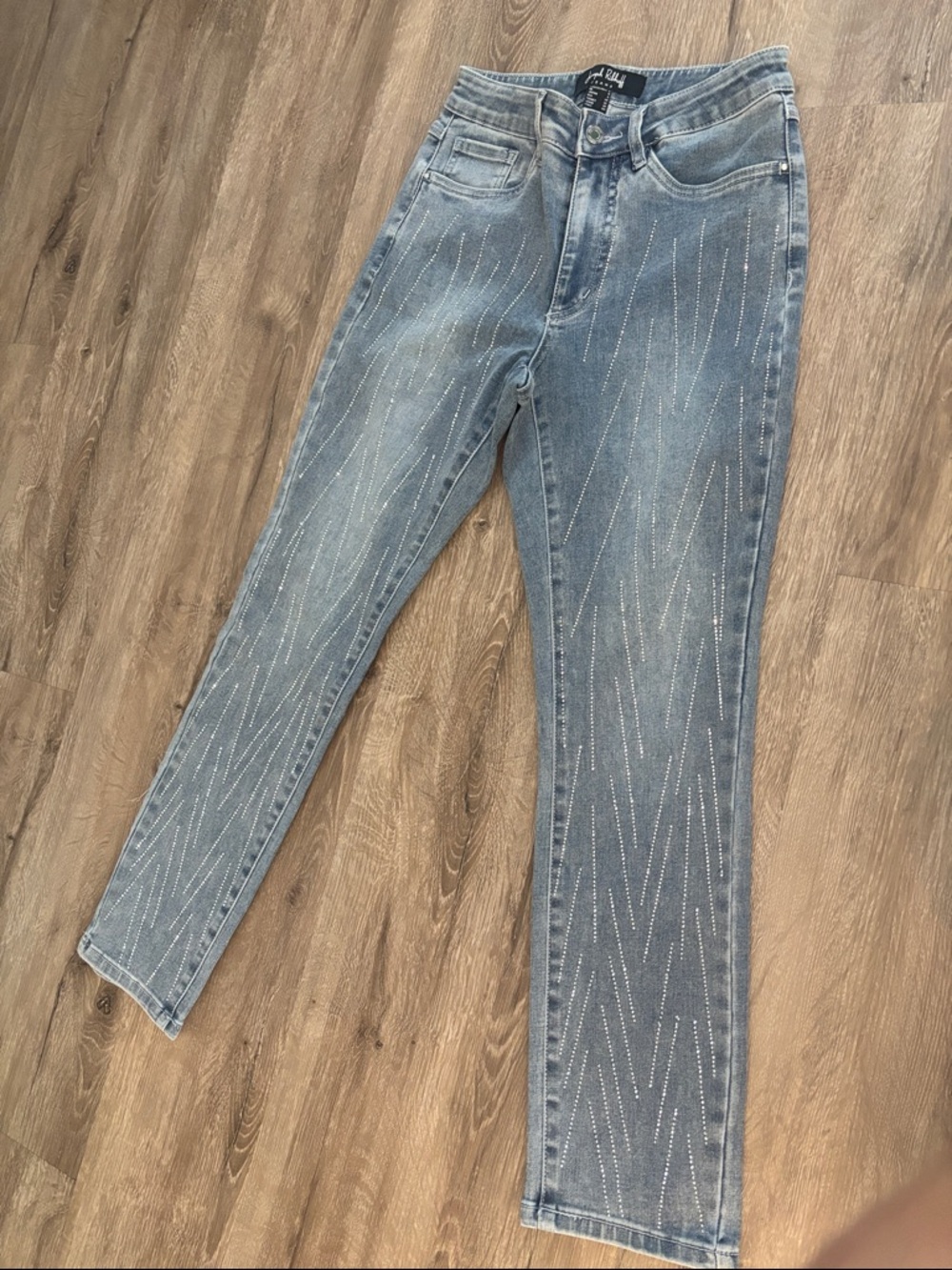 Joseph Ribkoff Light Blue slight crop Jeans with Rhinestone Accents size 6